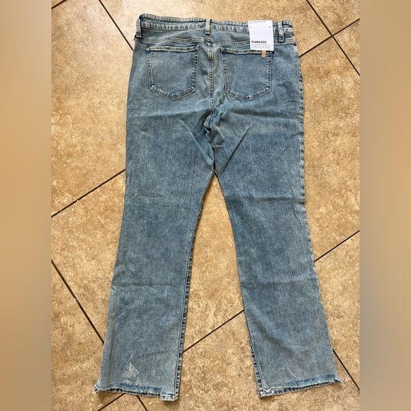 THE PROVOCATEUR
PETITE BOOTCUT // FLAWLESS // 30" INSEAM // SWEET AS SUGAR sz 33 - Picture 12 of 12